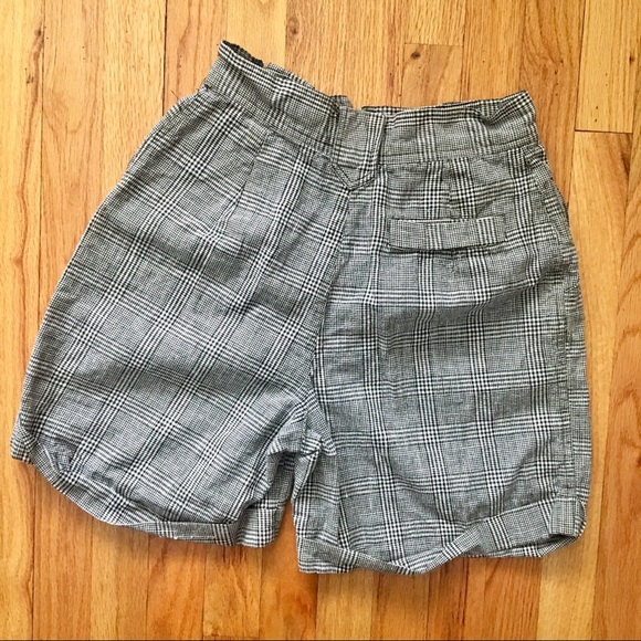 Bon Magique | High Waisted Shorts - Picture 5 of 7